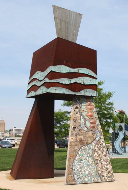 Illinois Road Trip RoundUp Outdoor Art Visit Quad Cities