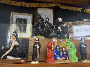 Abernathy statues