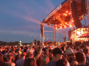 People at the Mississippi Valley Fair enjoying a concert.