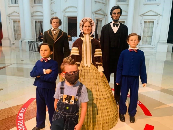 full size replicas of Abraham Lincoln and family at museum