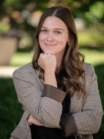 Alternative Photo of Lea Nelson