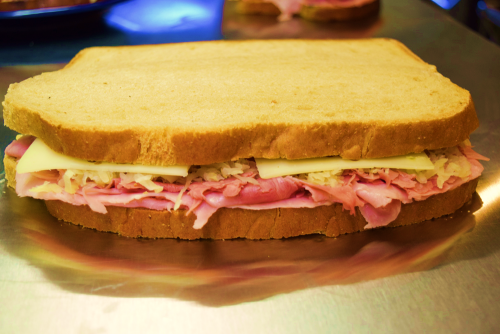 sandwich with ham